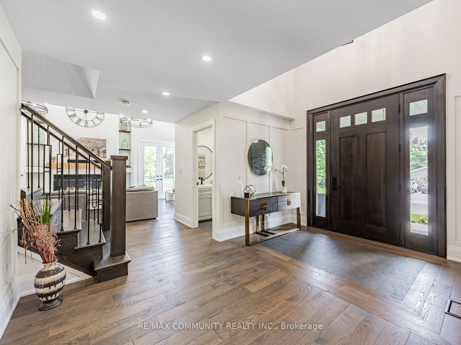 38 Robmar Street E
