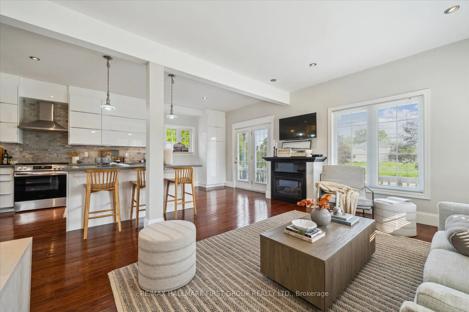 937 Pickering Beach Road
