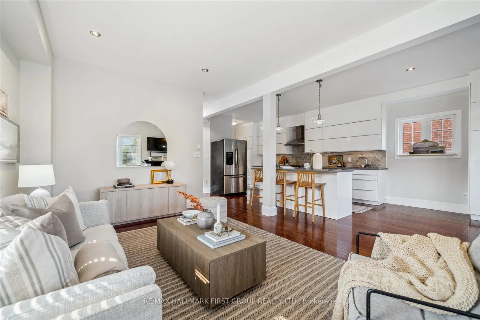 937 Pickering Beach Road
