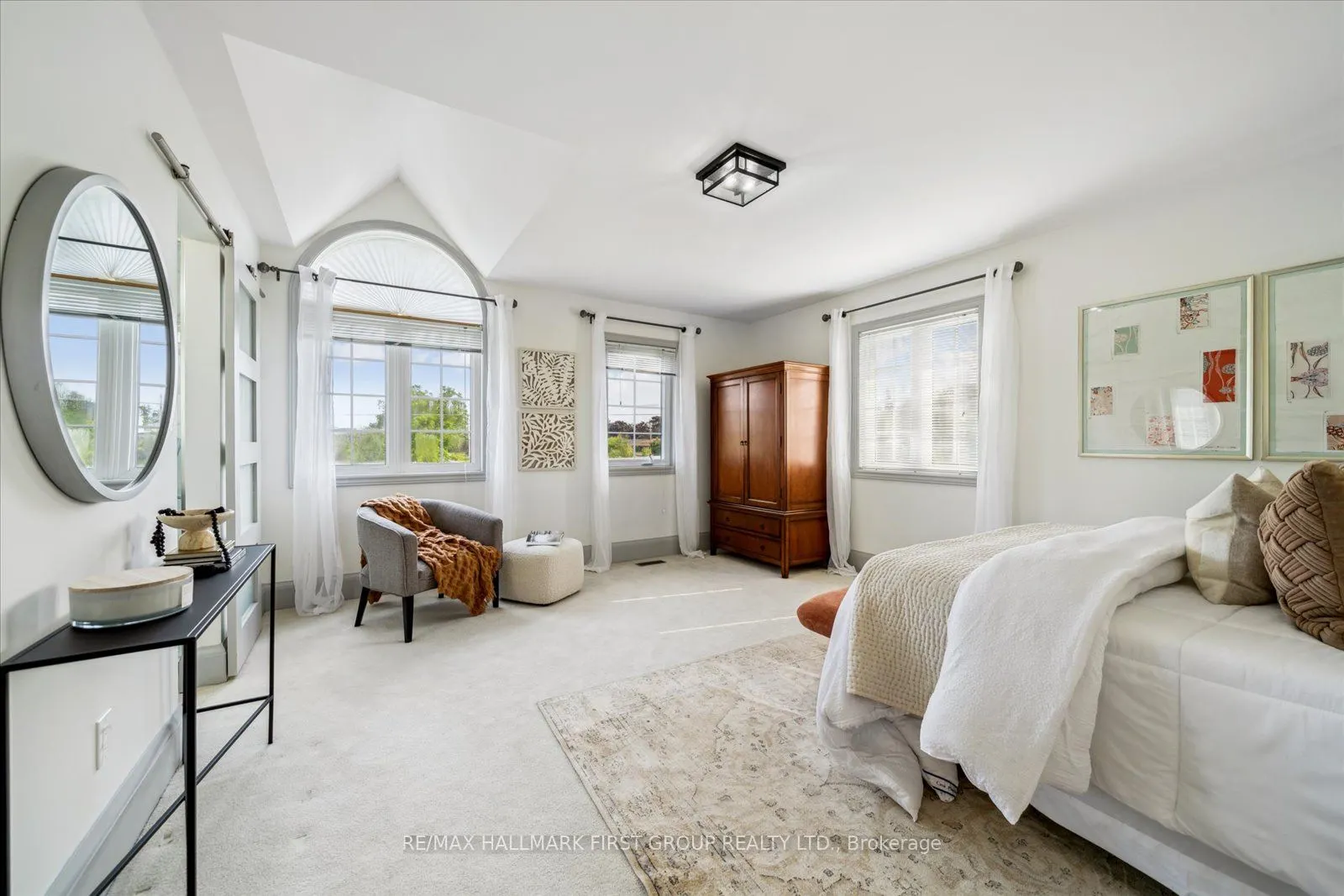 937 Pickering Beach Road