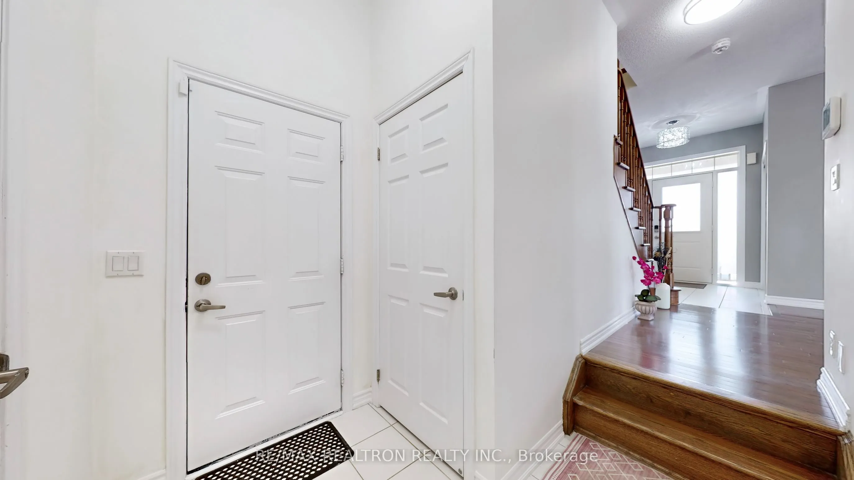 2383 Dobbinton Street