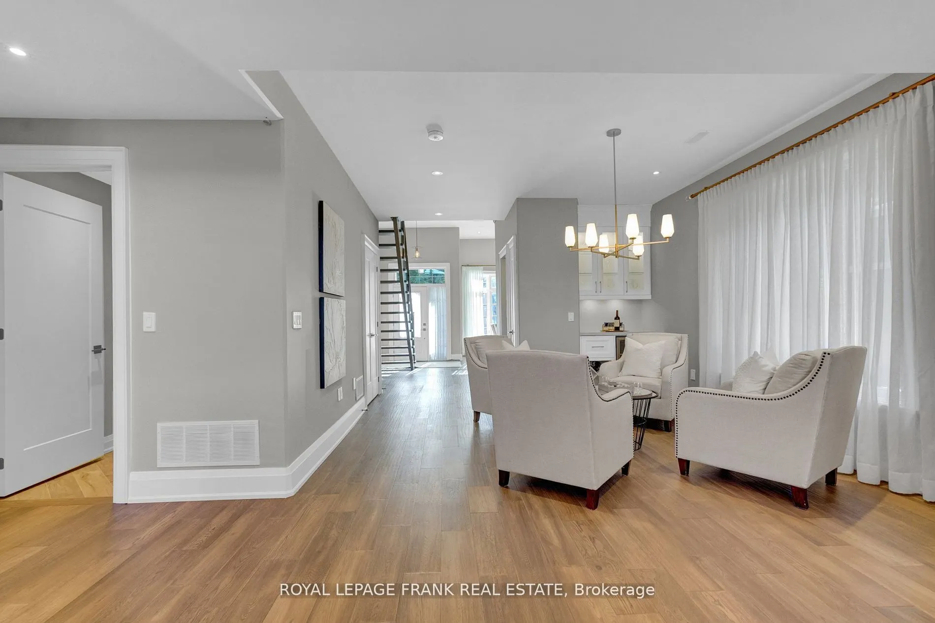 548 View Lake Road