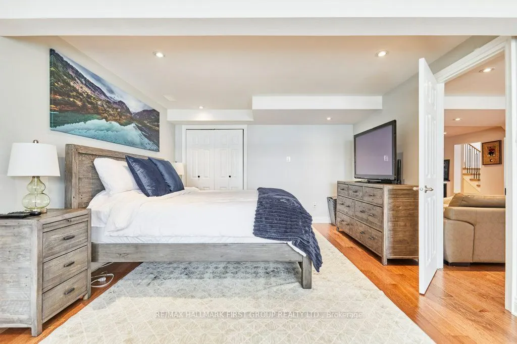 6 Ambleside Drive
