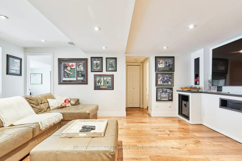 6 Ambleside Drive