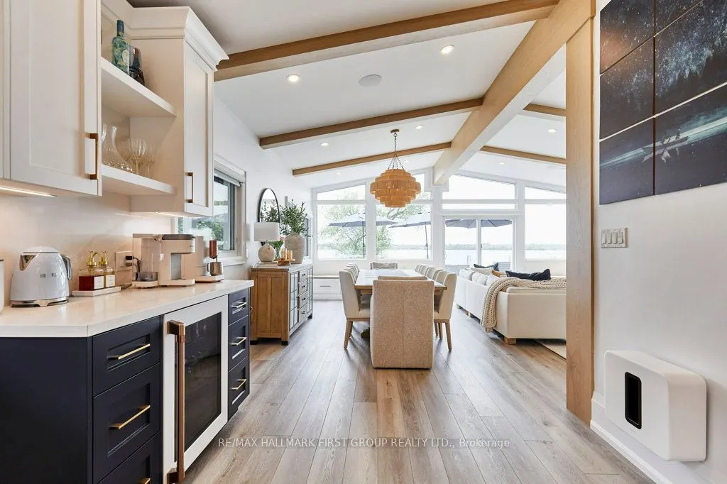 6 Ambleside Drive