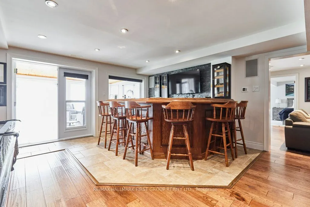 6 Ambleside Drive