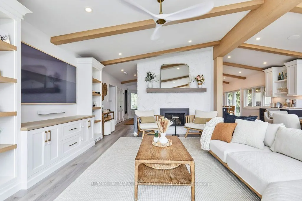 6 Ambleside Drive