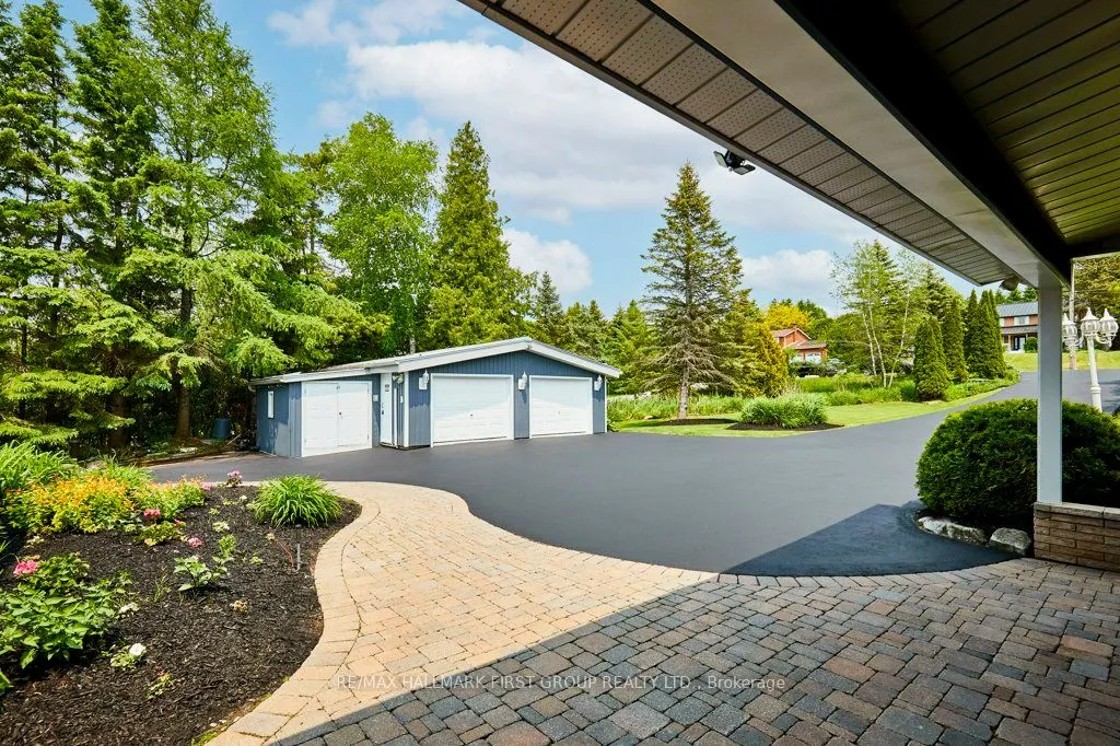 6 Ambleside Drive