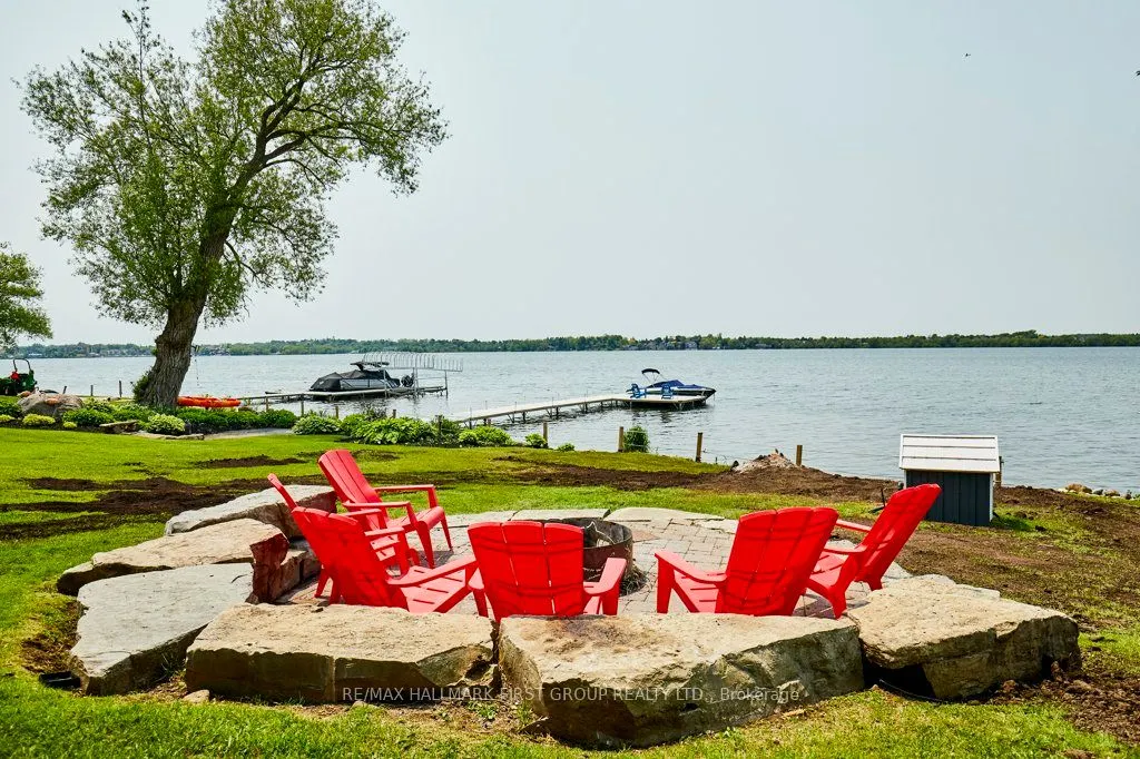 6 Ambleside Drive