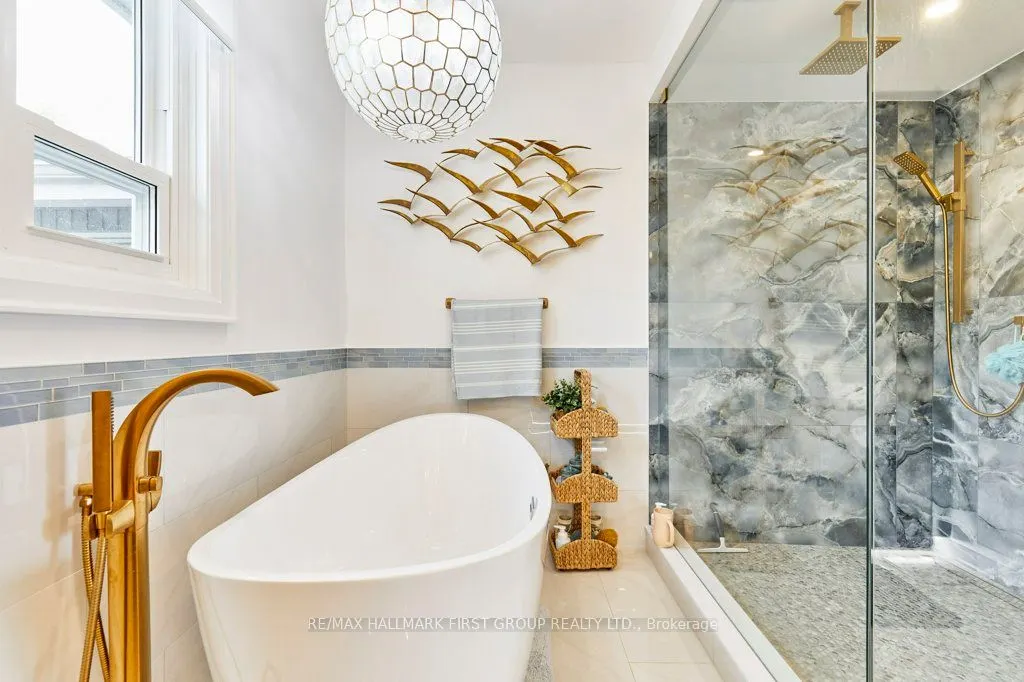 6 Ambleside Drive