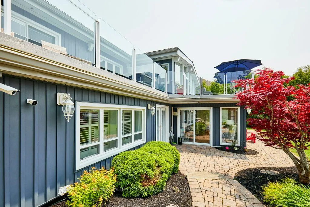 6 Ambleside Drive
