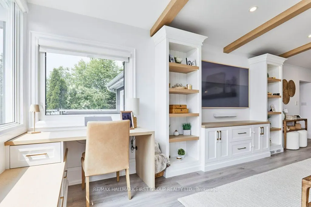 6 Ambleside Drive