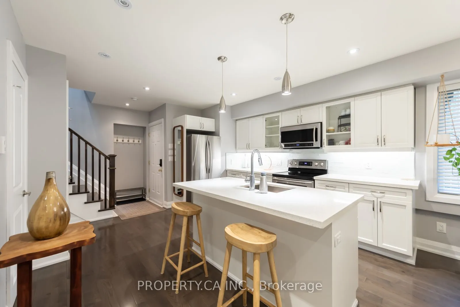 475 Woodbine Avenue, #4