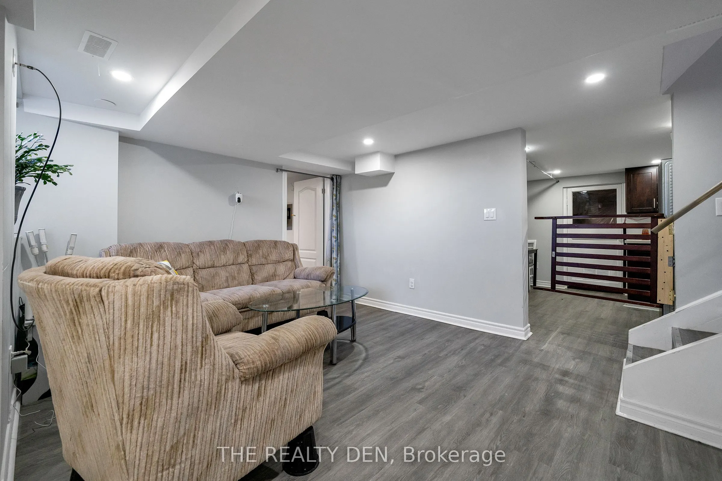532 Montrave Avenue