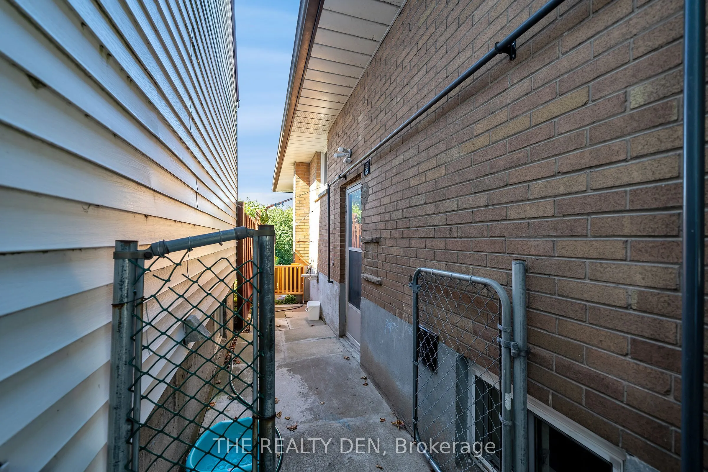 532 Montrave Avenue