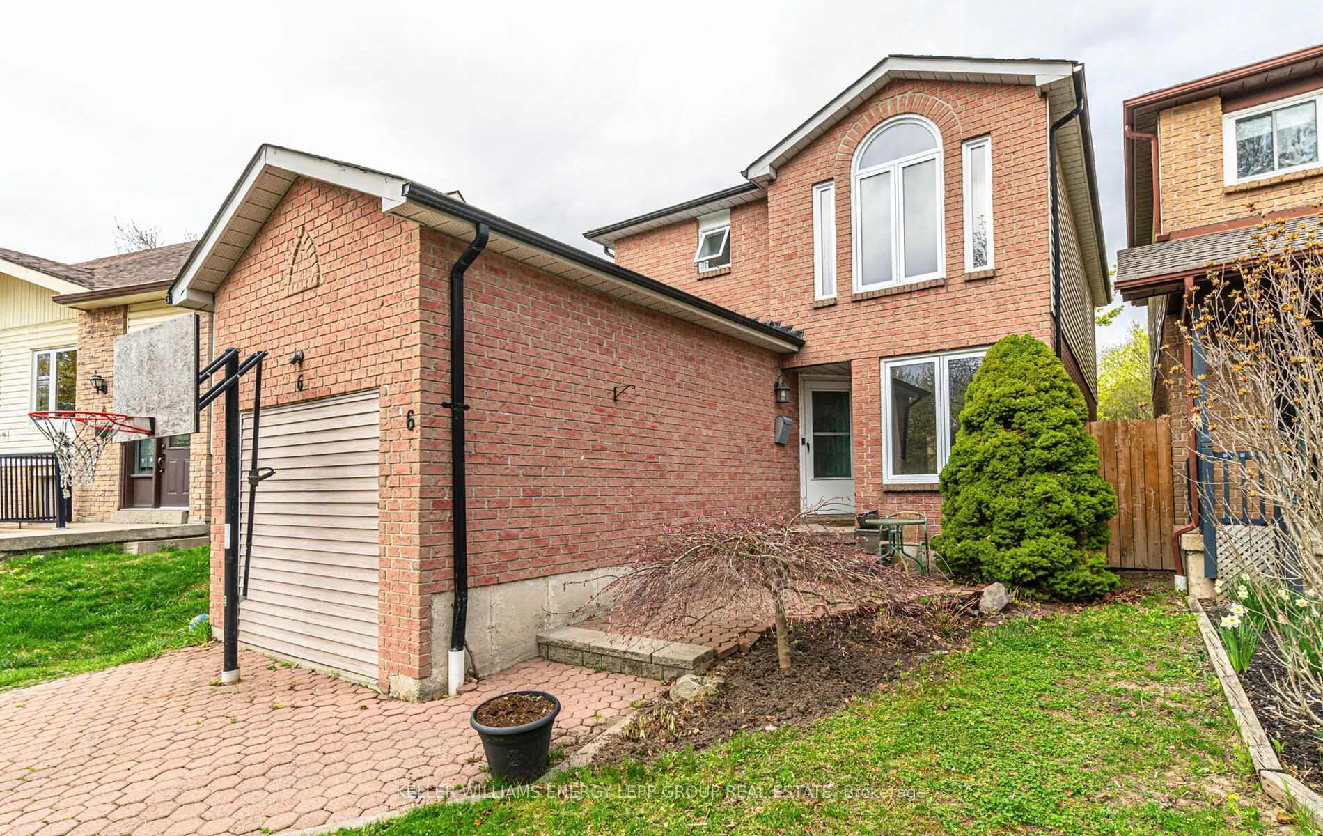 6 Goldring Drive