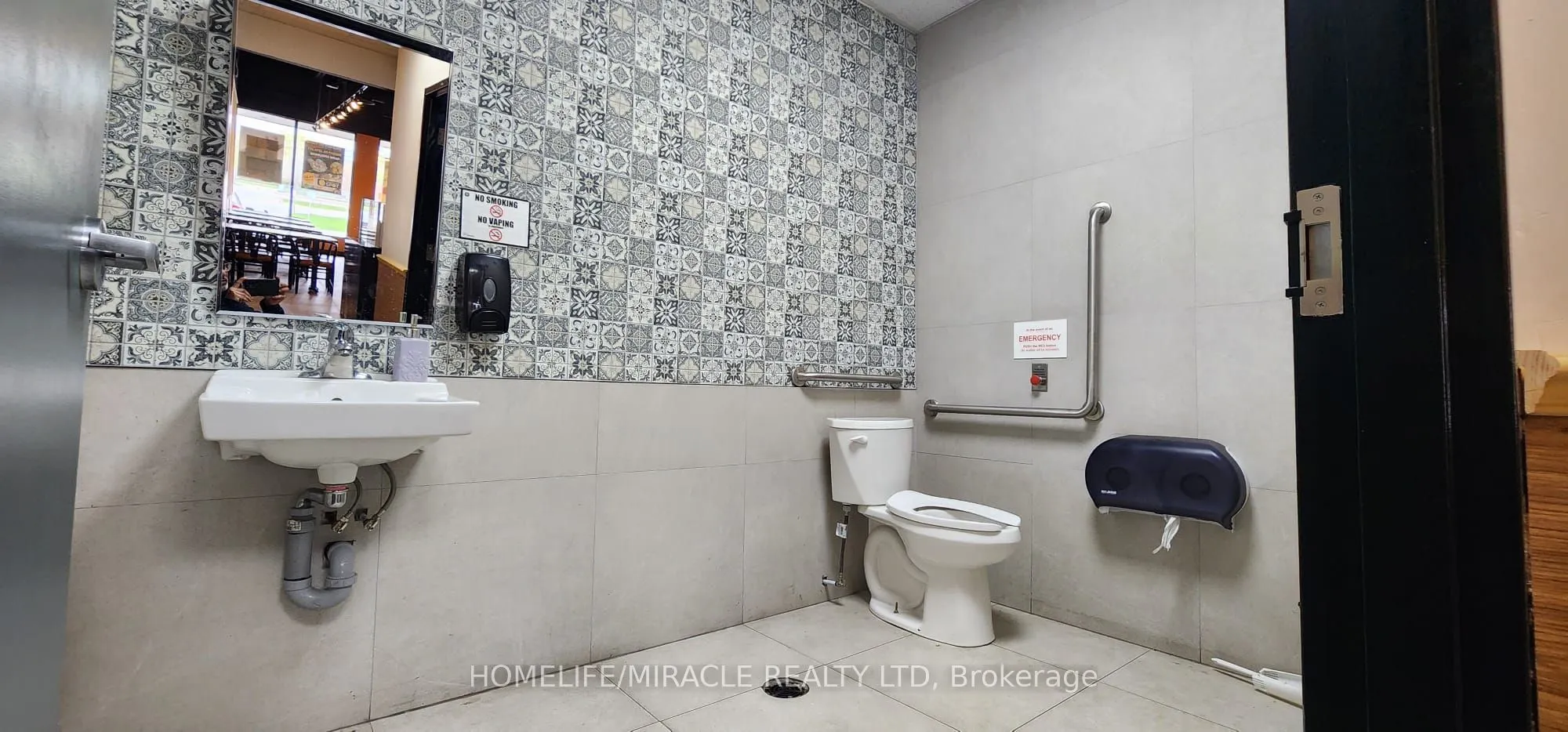 1180 Simcoe Street N, #3
