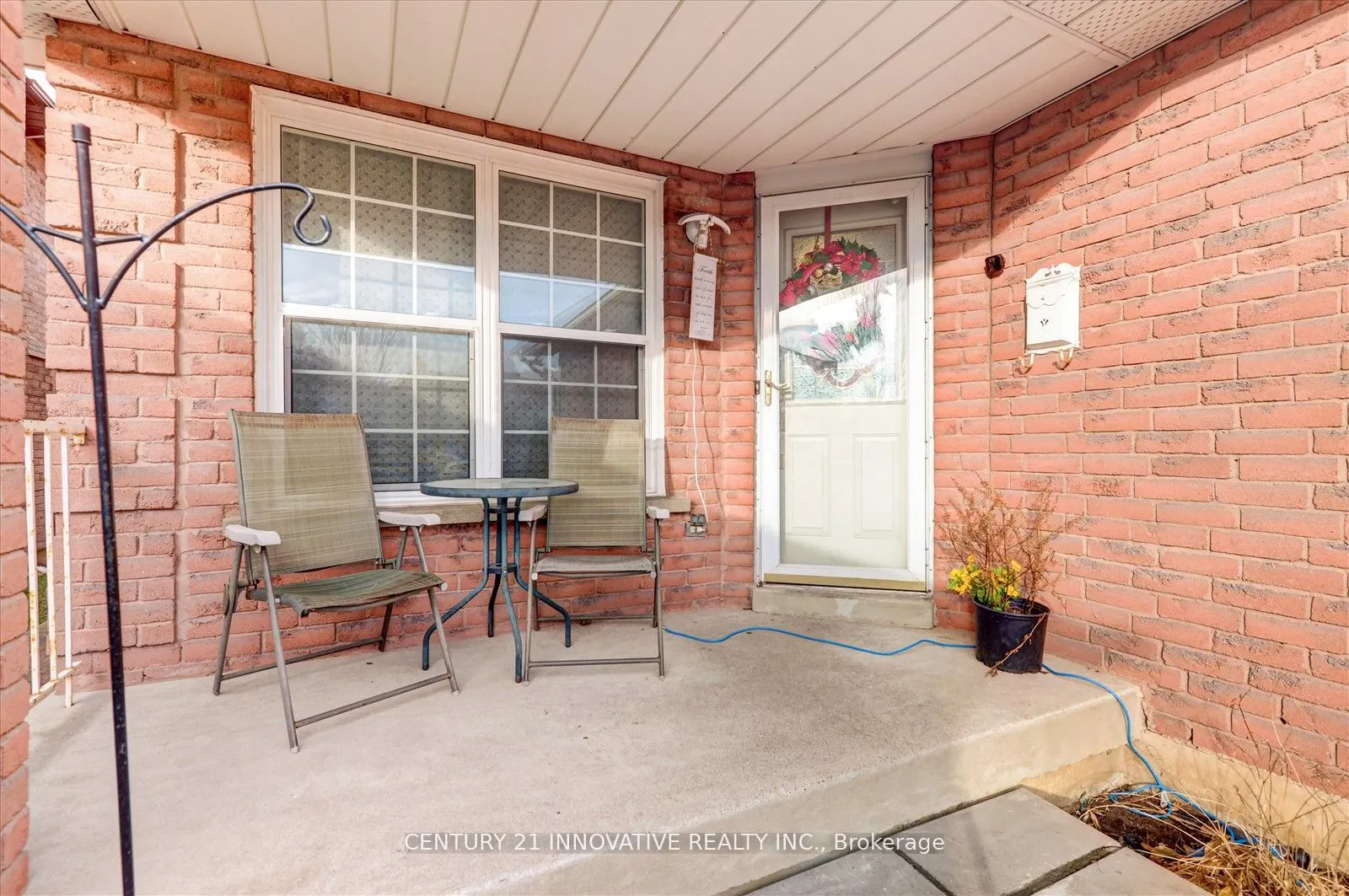 560 Steeple Hill