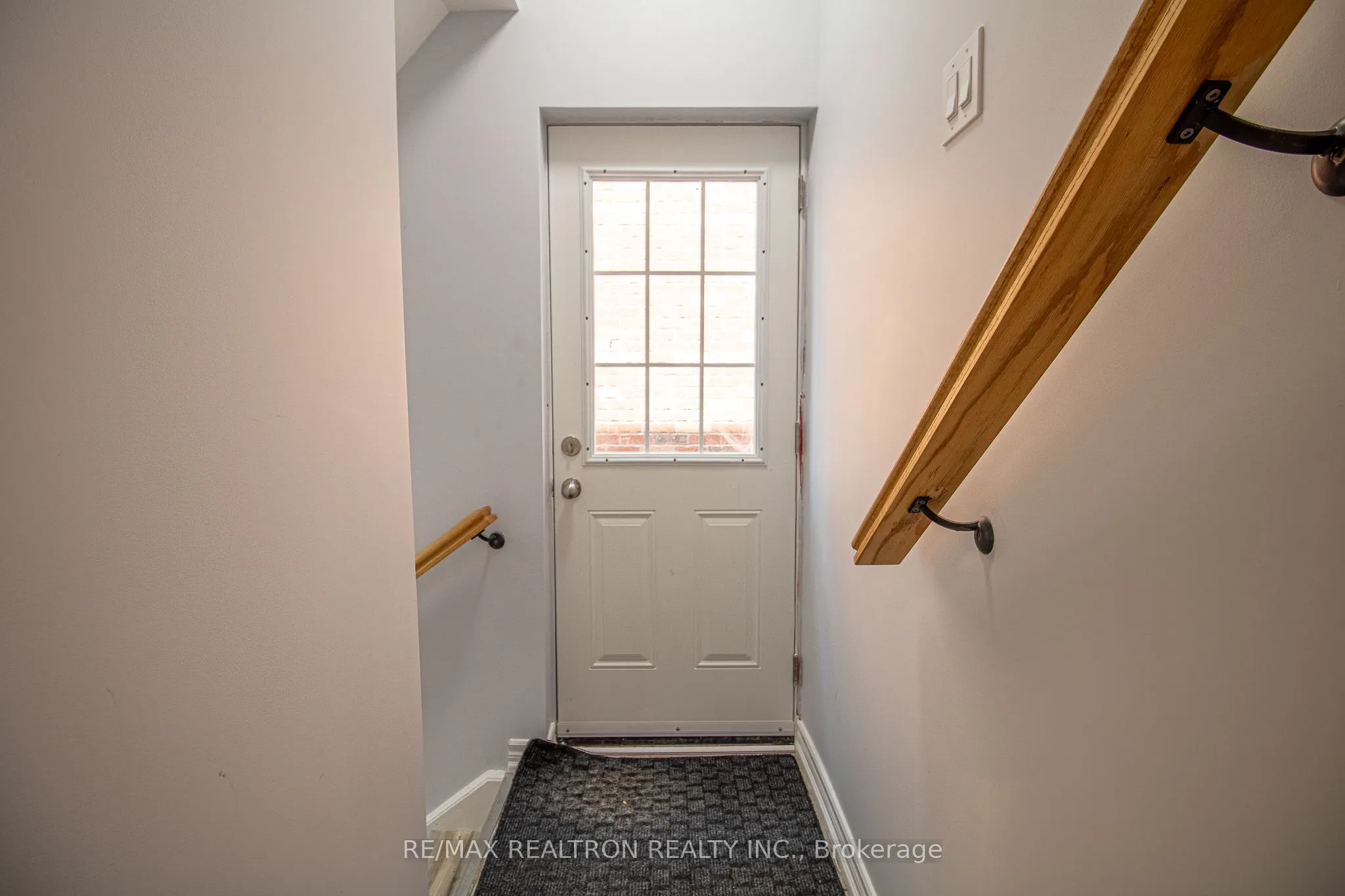 32 Crombie Street