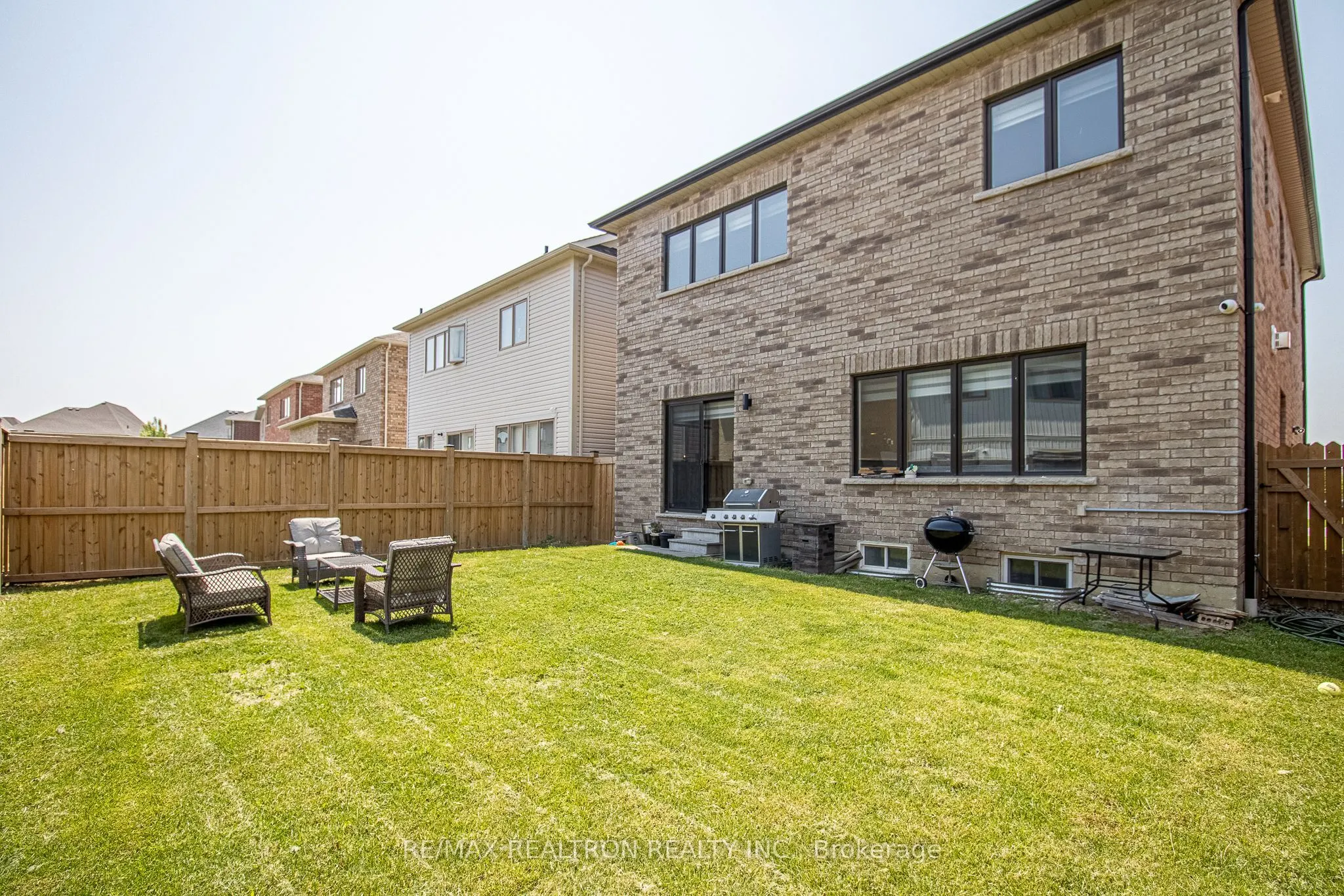 32 Crombie Street
