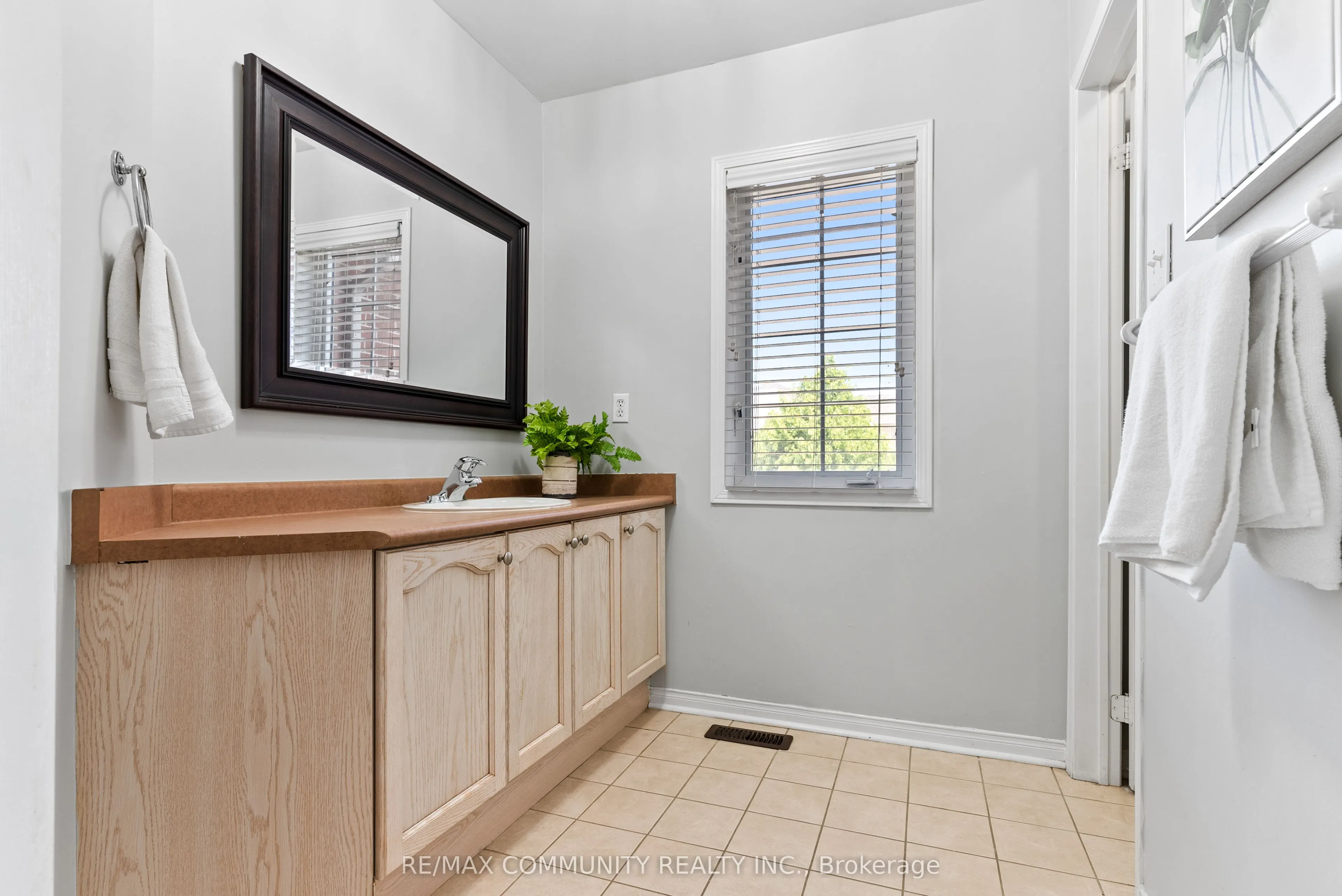 1081 Langford Street