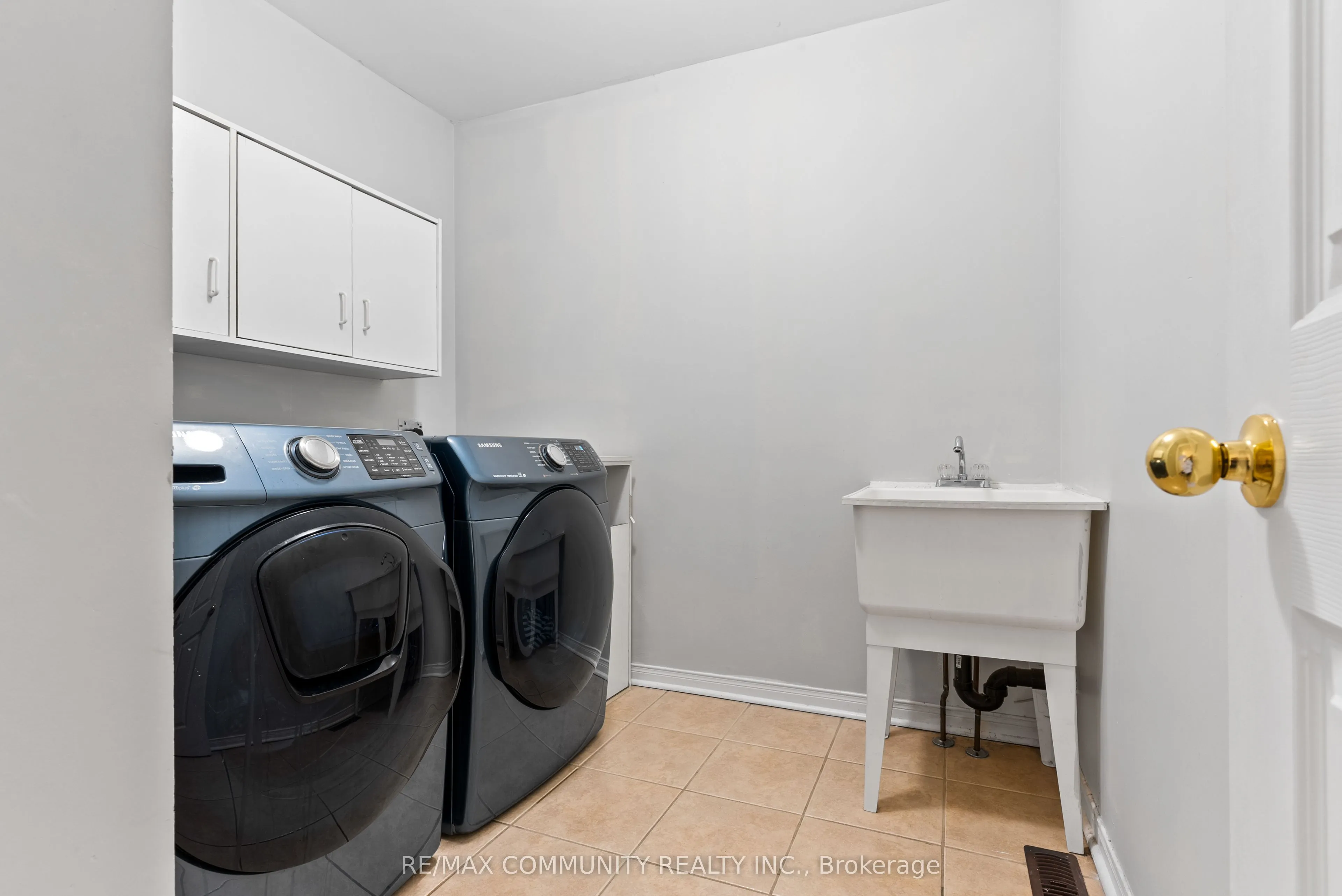 1081 Langford Street