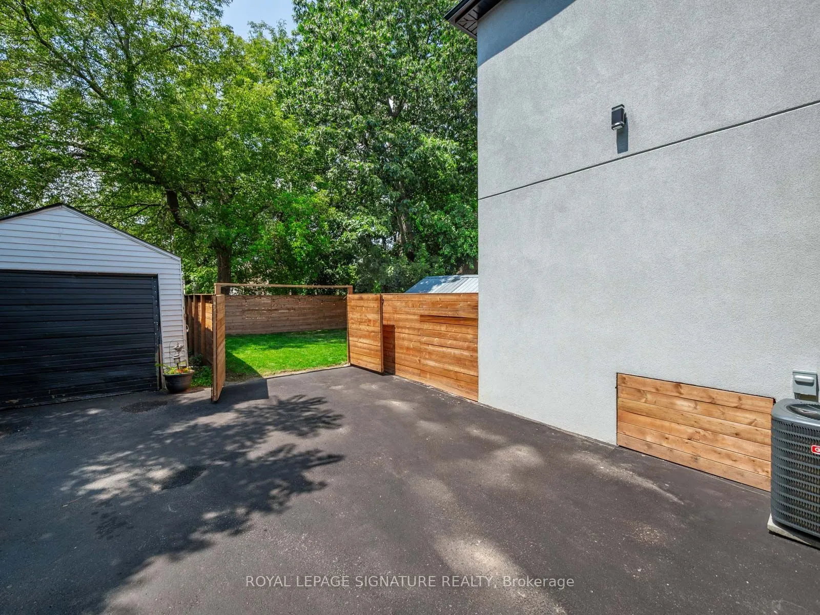 186 Oak Park Avenue
