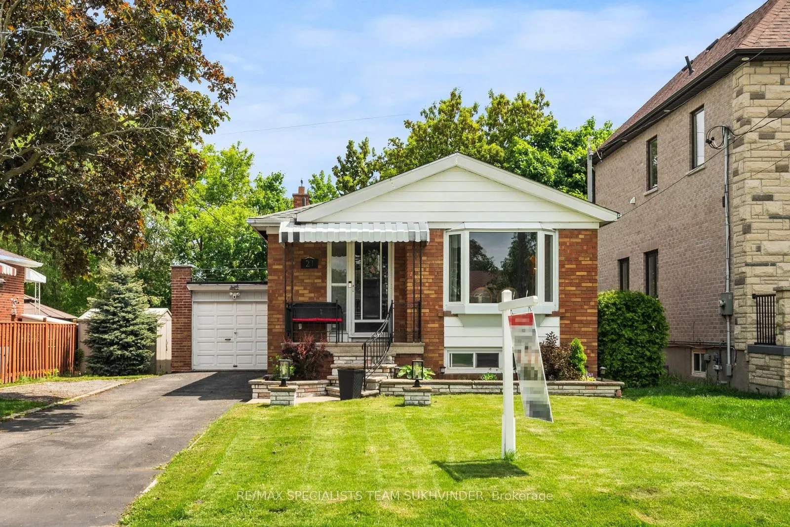 21 White Abbey Park