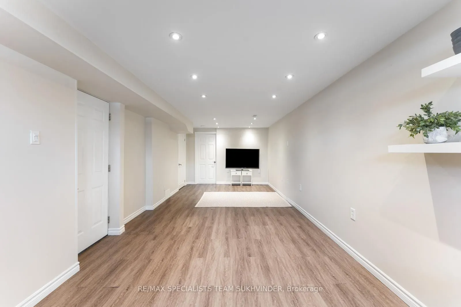 21 White Abbey Park