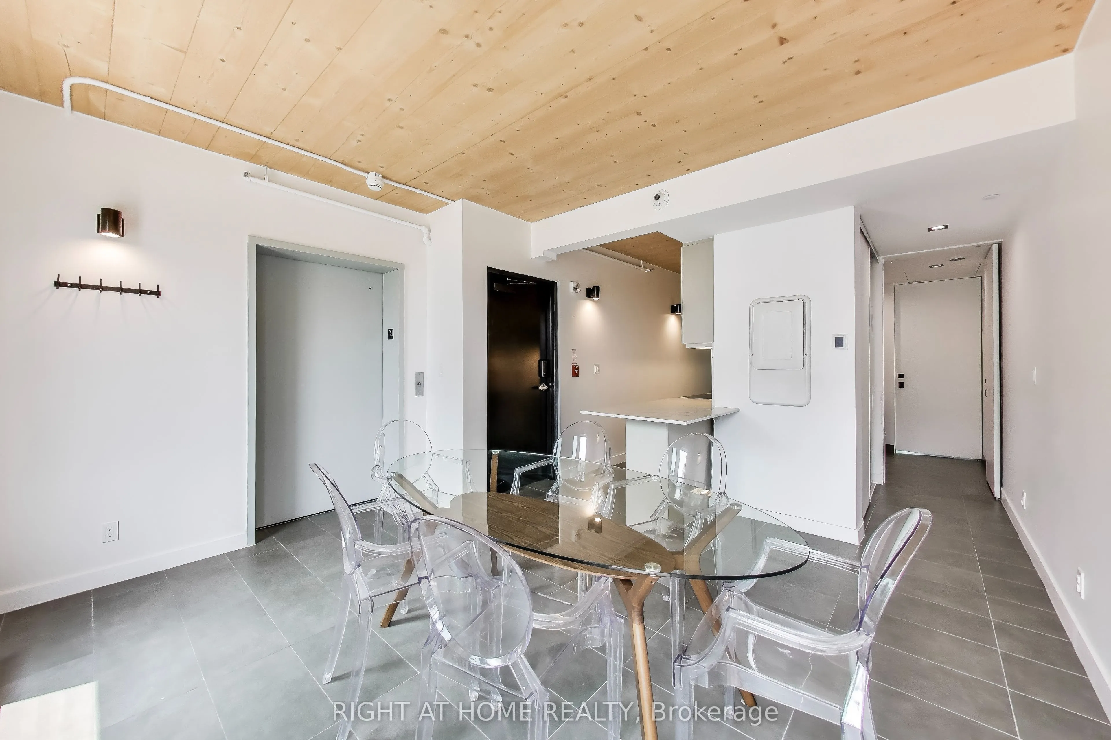 1604 Queen Street E, #PH