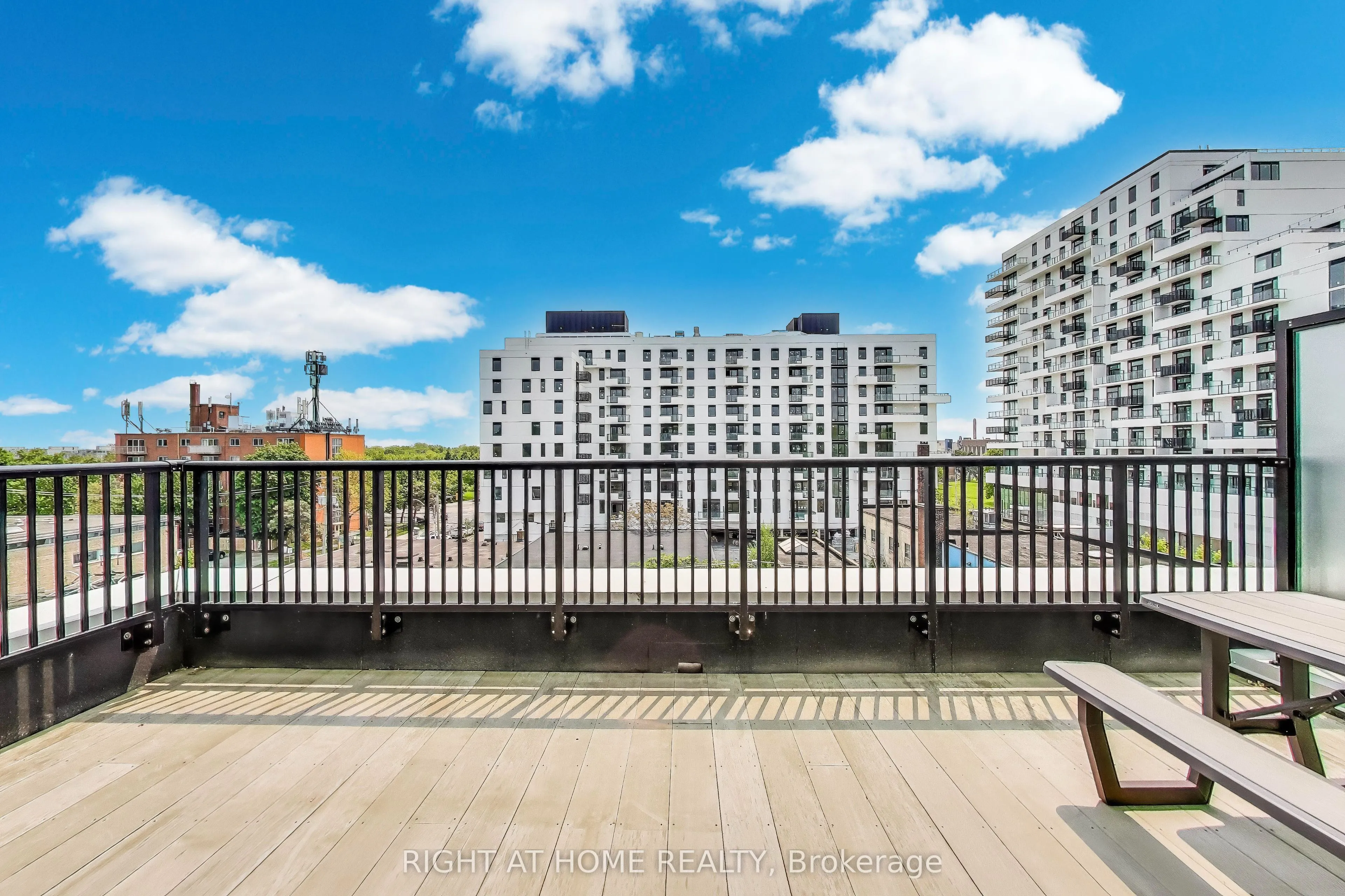 1604 Queen Street E, #PH
