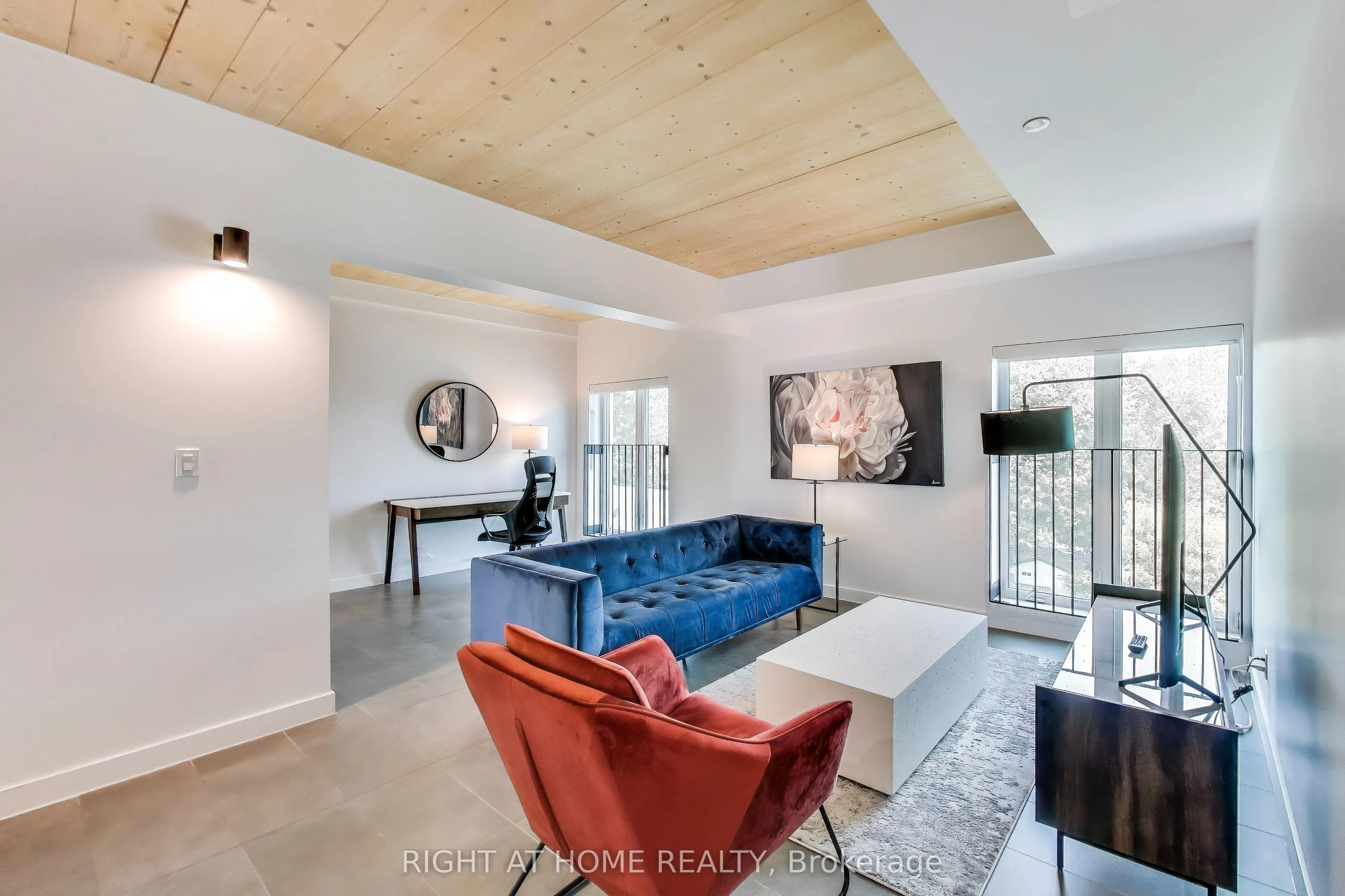 1604 Queen Street E, #PH
