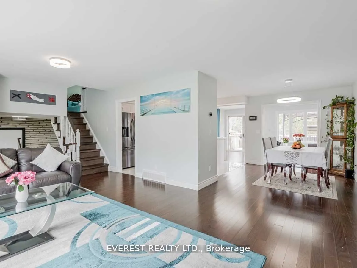 1549 Simcoe Street N