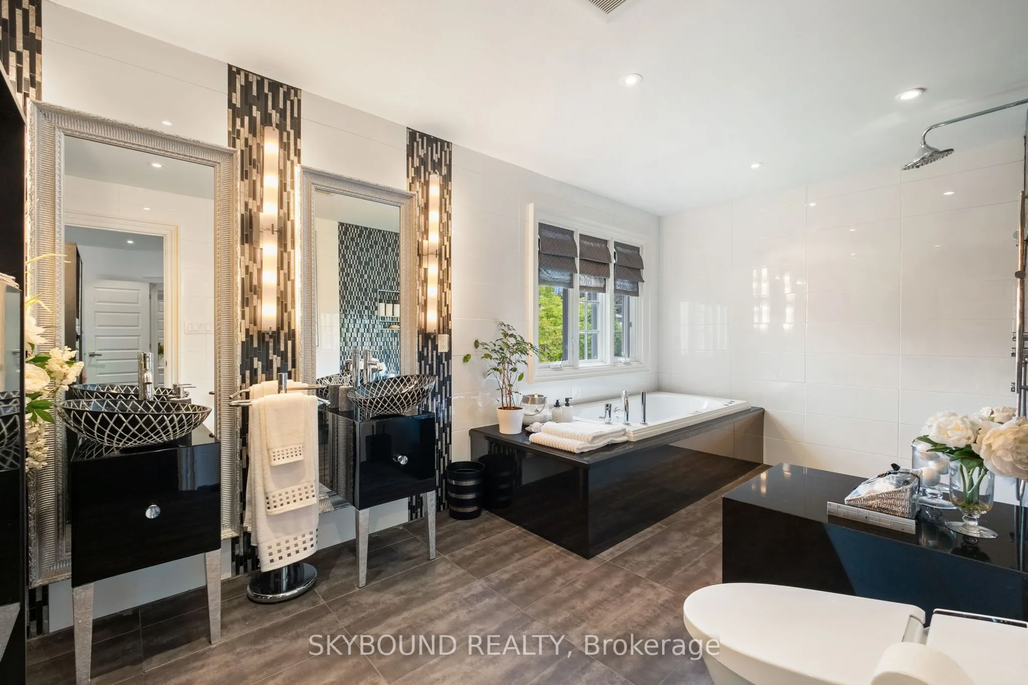 20 Fairview Boulevard