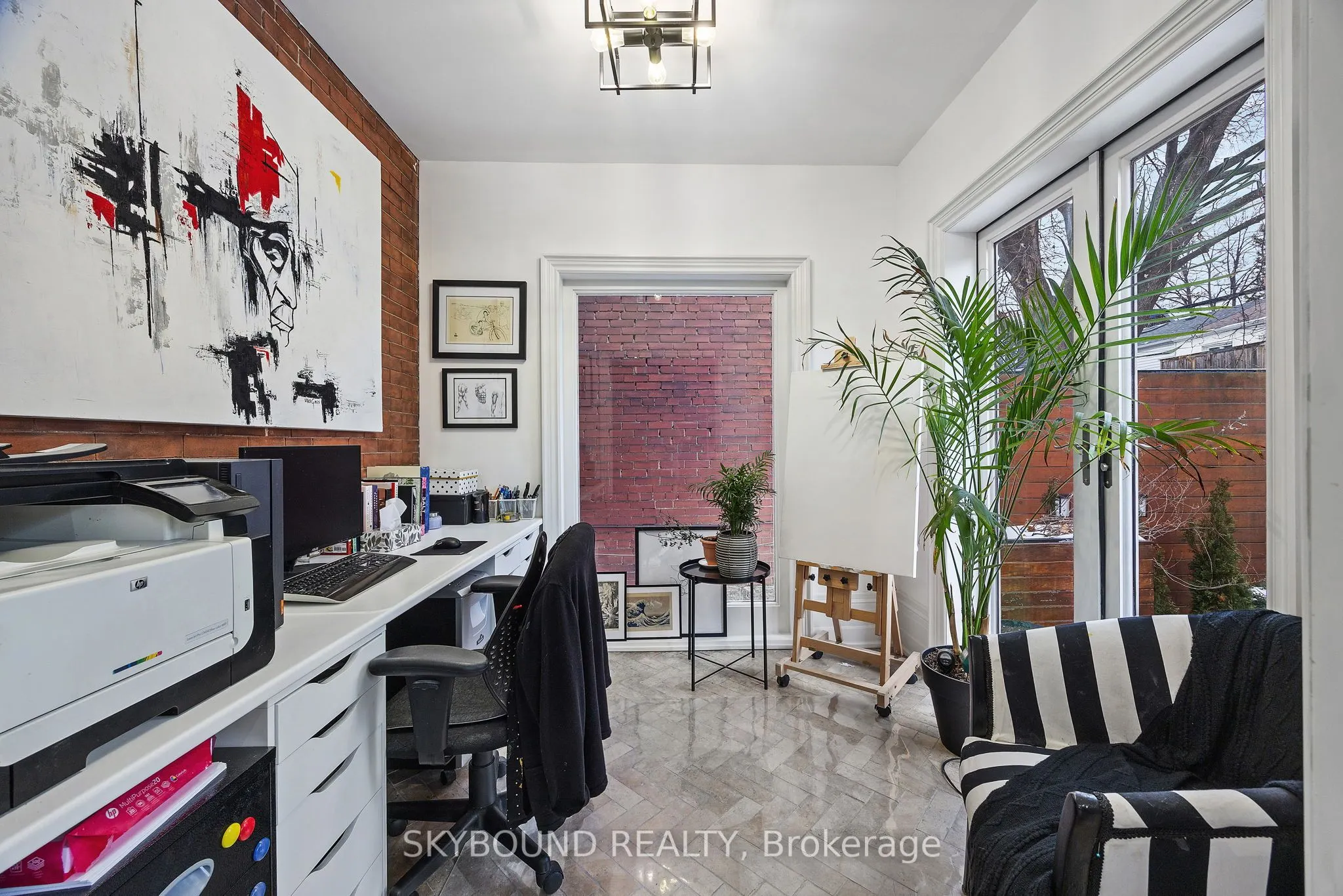 20 Fairview Boulevard