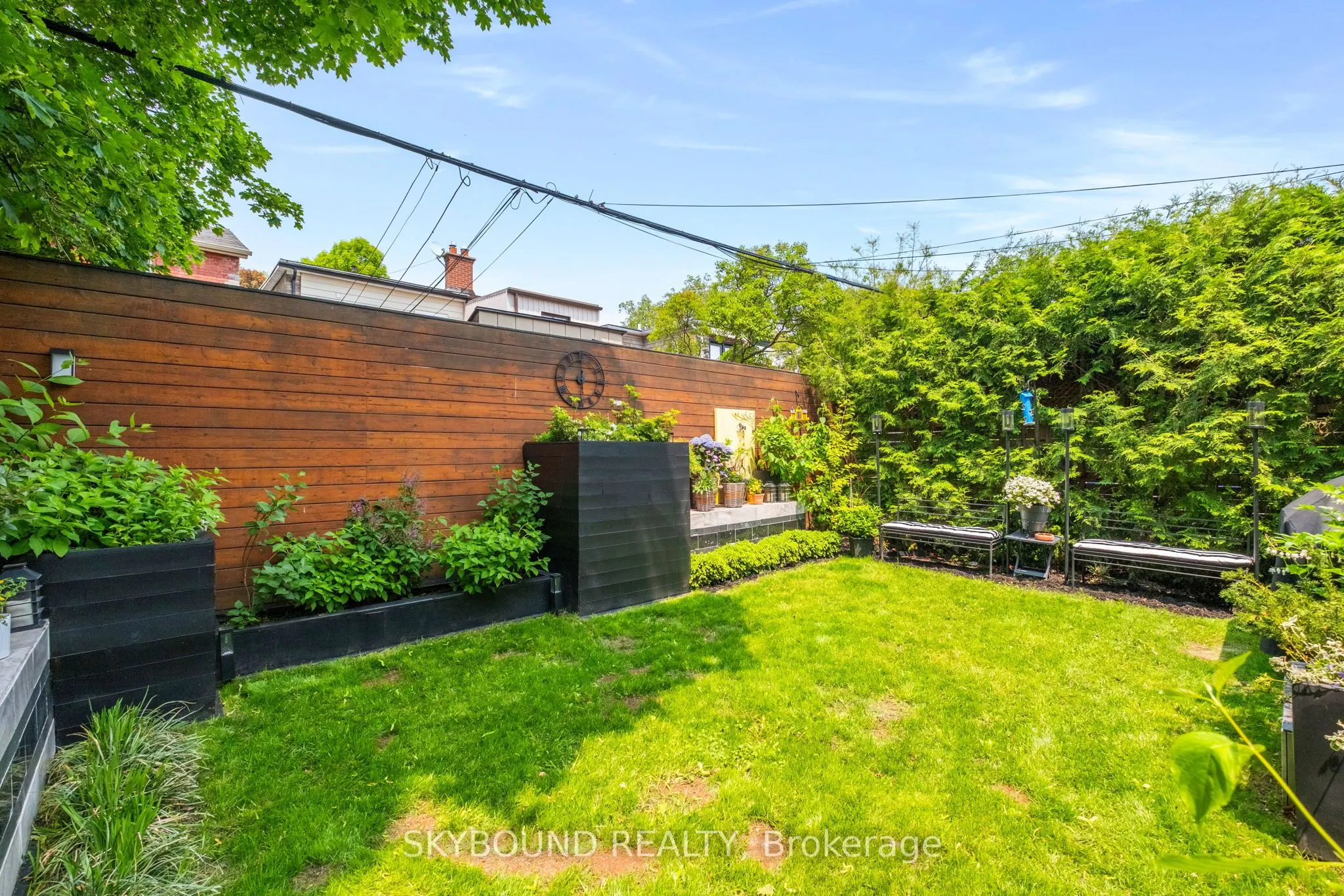 20 Fairview Boulevard