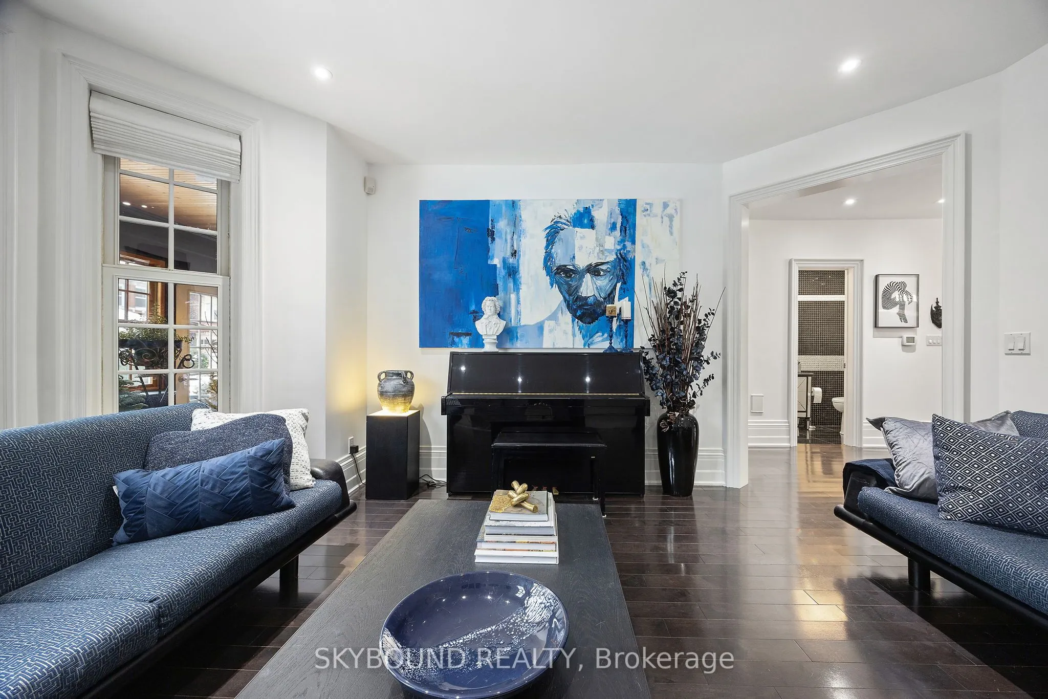 20 Fairview Boulevard