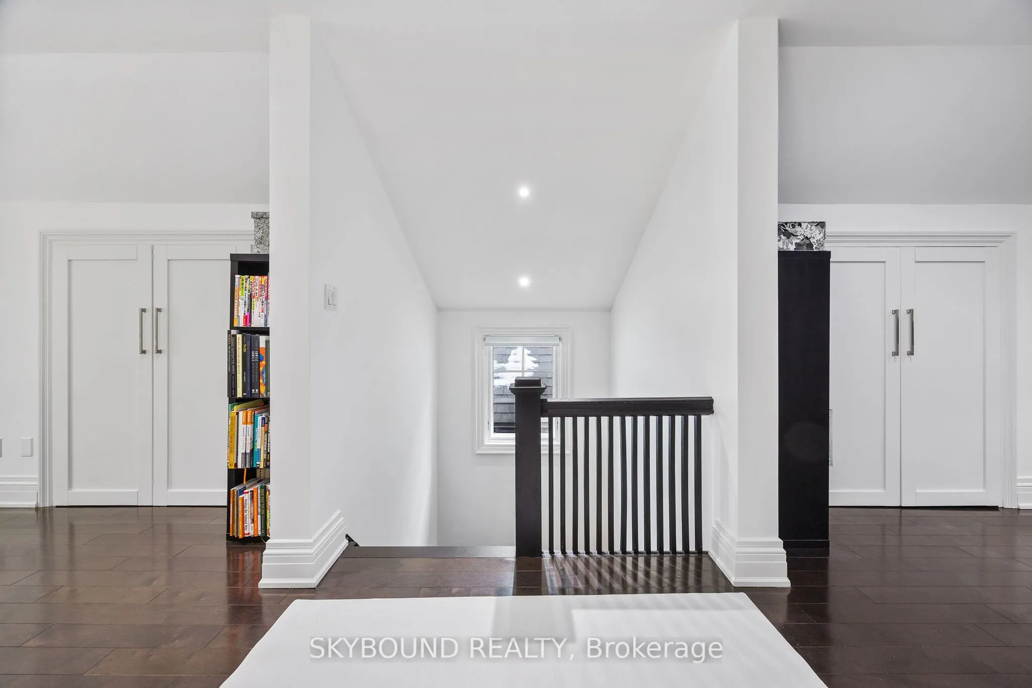 20 Fairview Boulevard