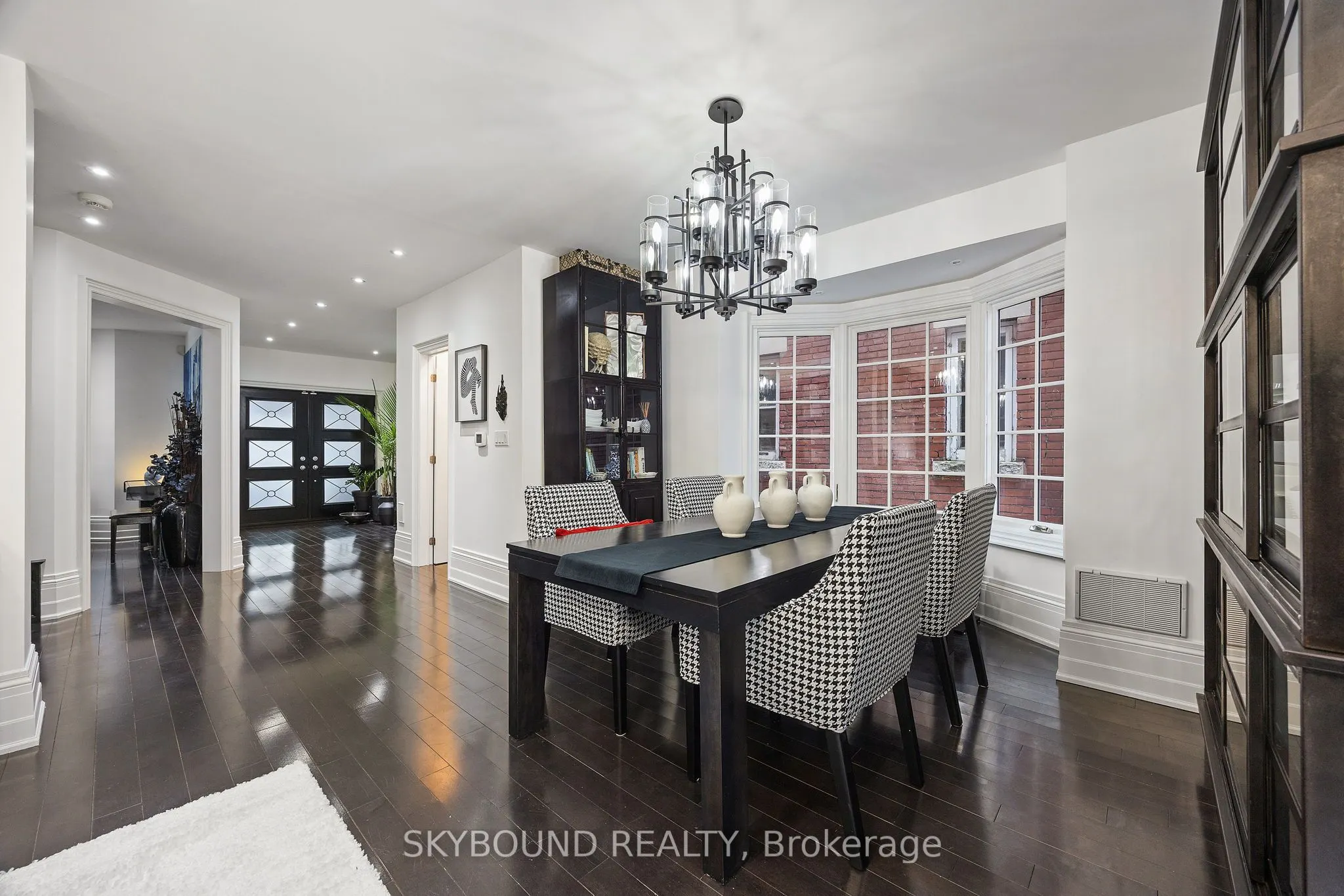 20 Fairview Boulevard