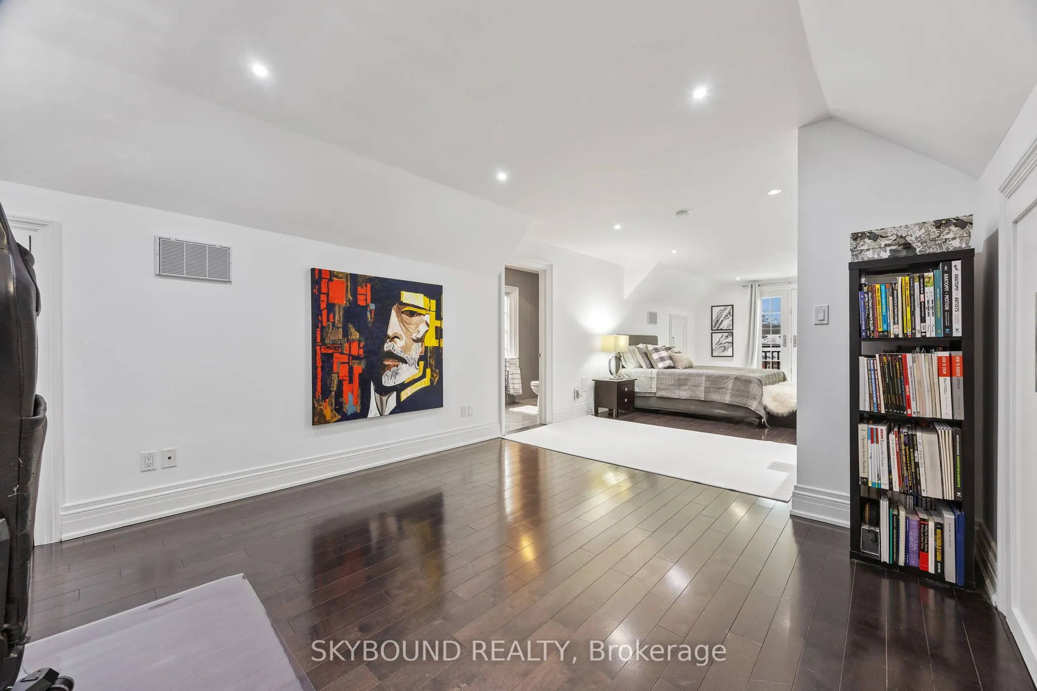 20 Fairview Boulevard