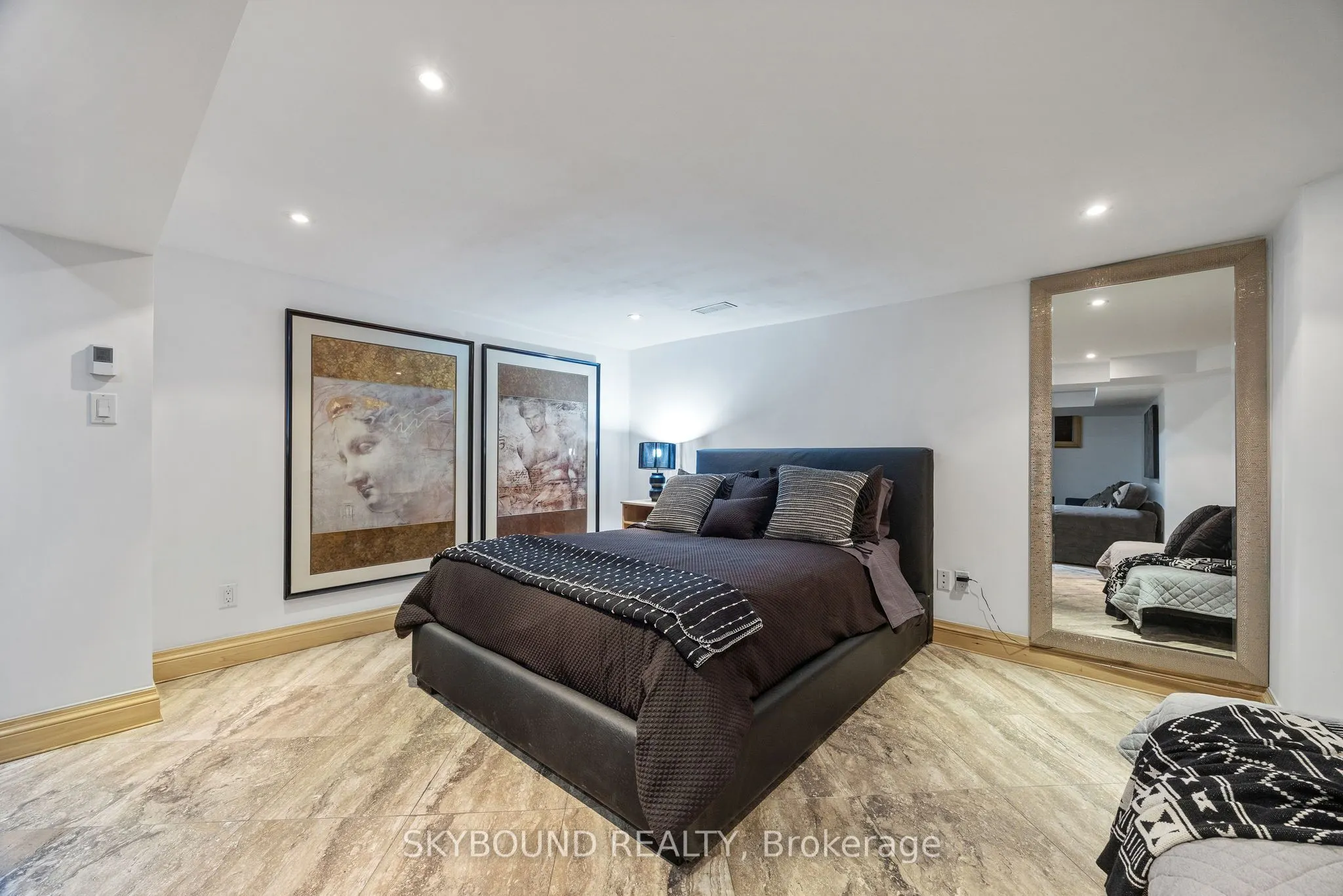20 Fairview Boulevard