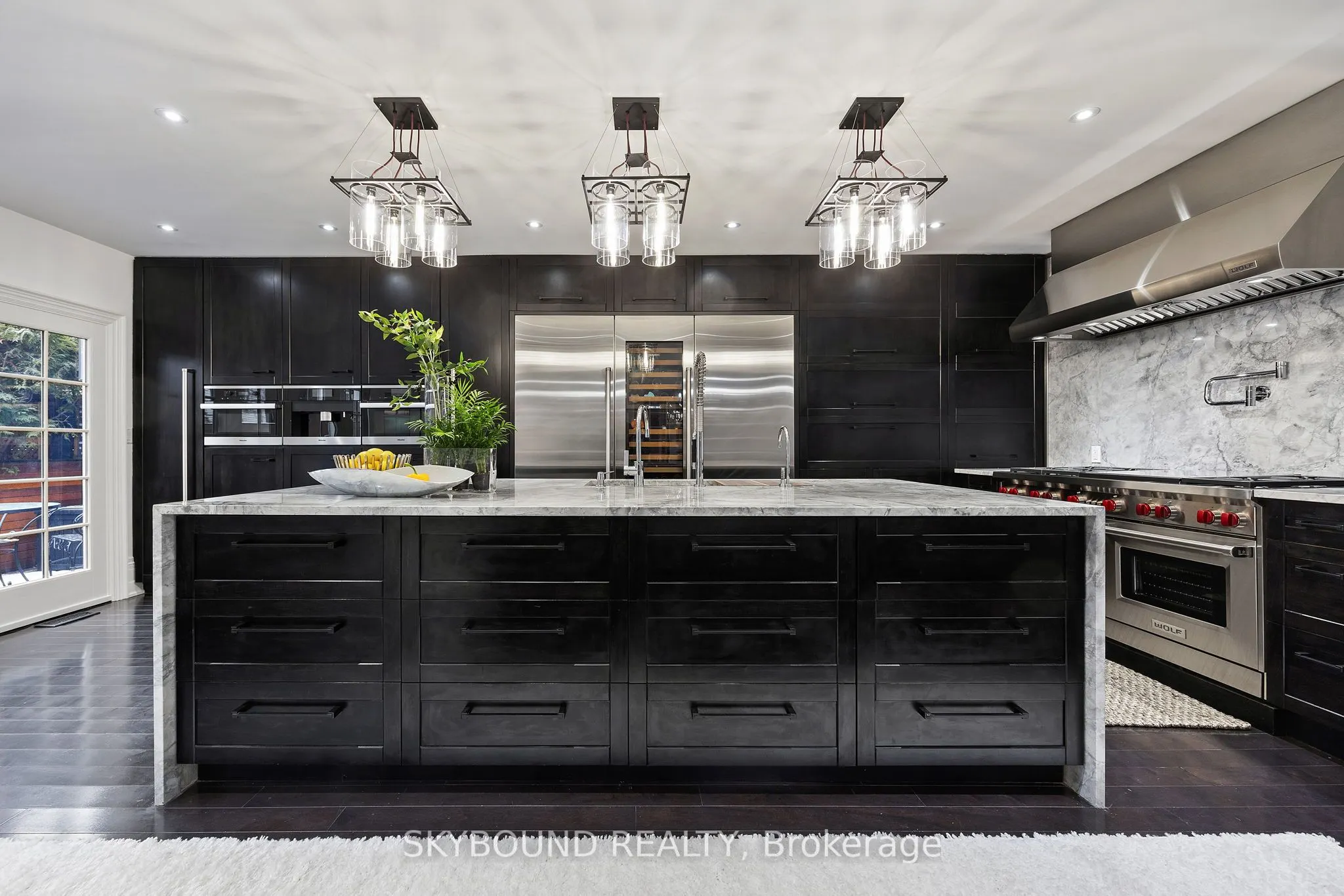 20 Fairview Boulevard