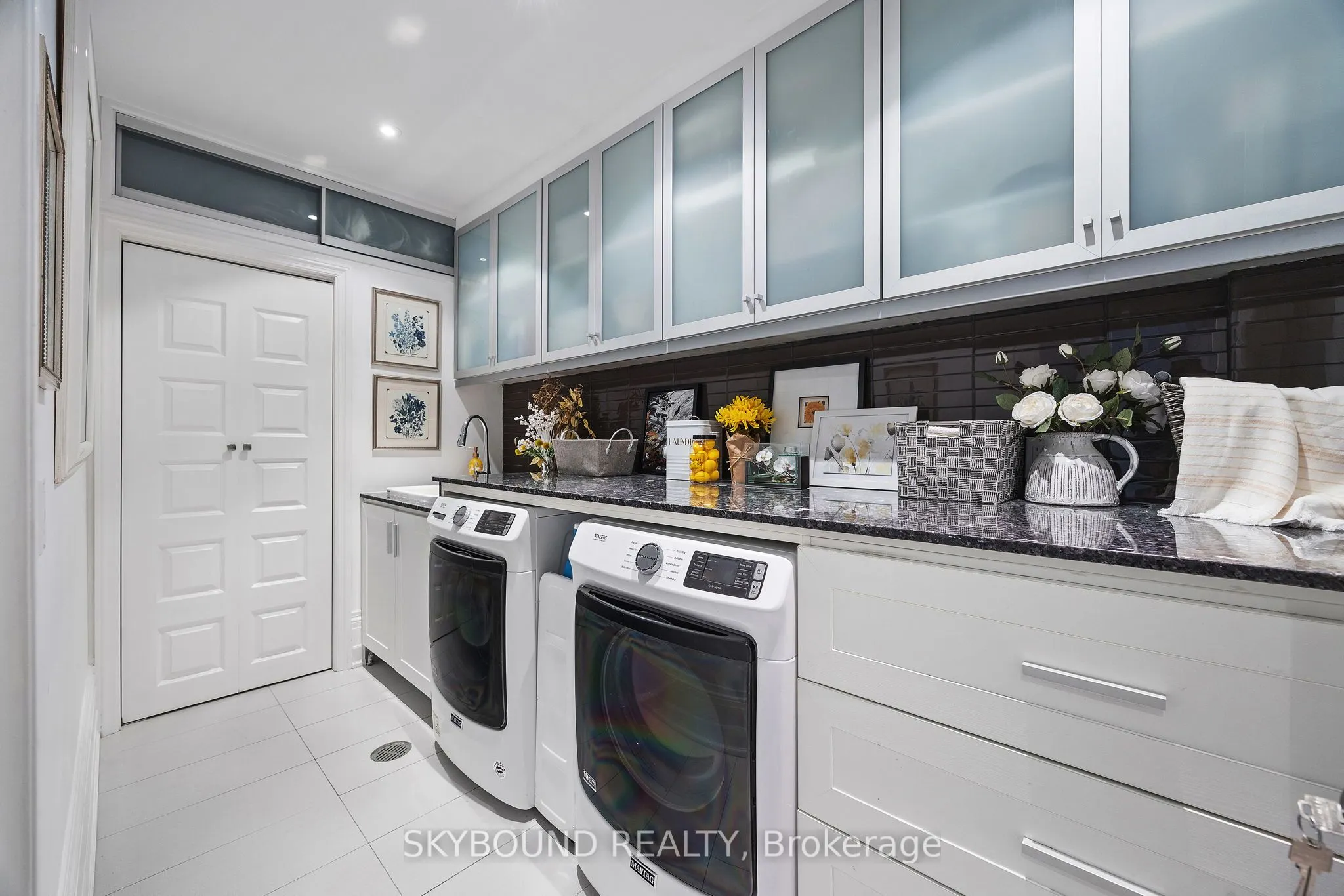 20 Fairview Boulevard