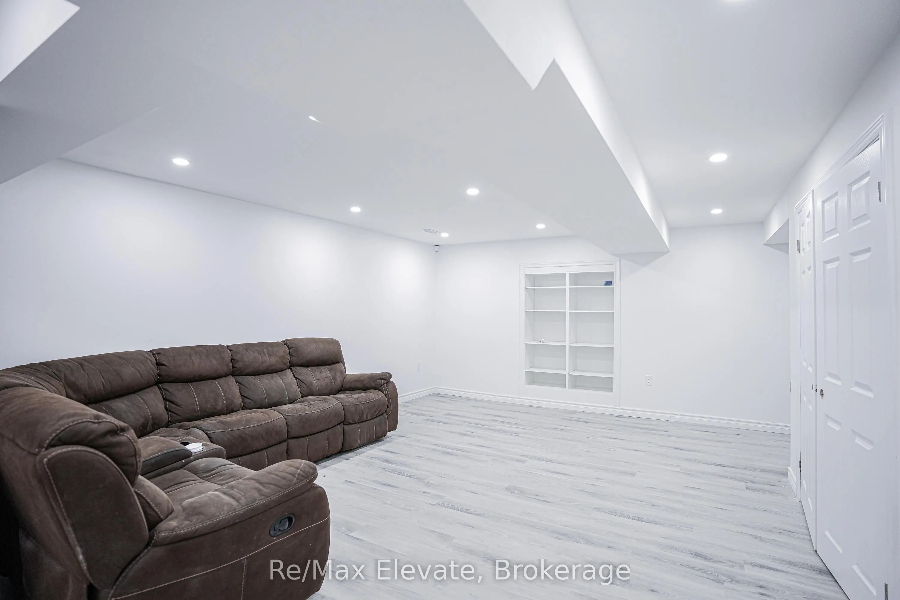 11 Joshua Boulevard