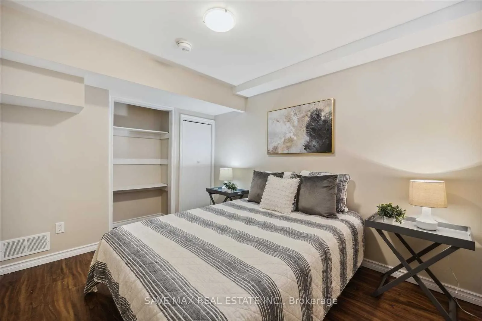 2 Stephen Avenue