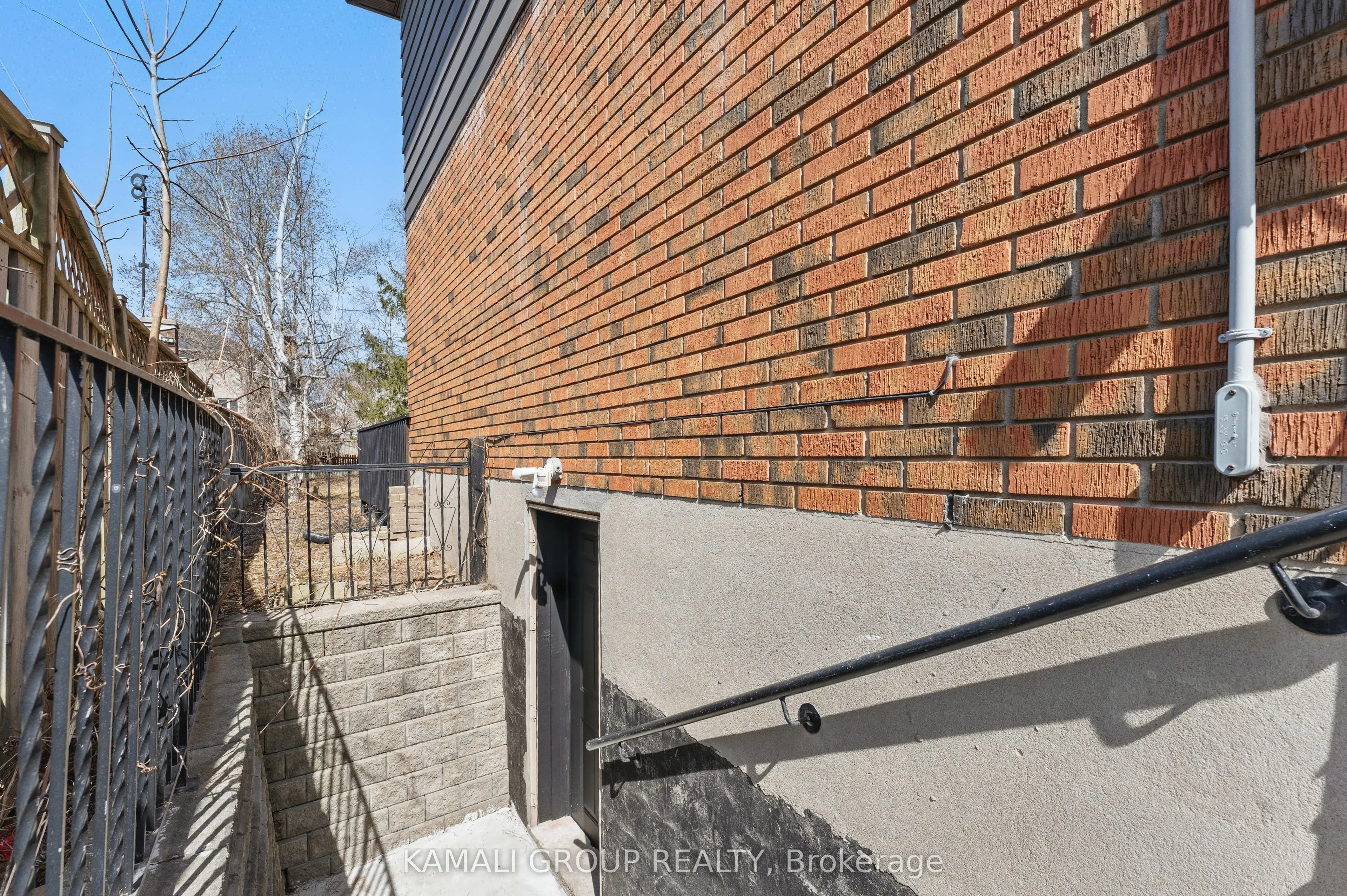90 Euclid Avenue