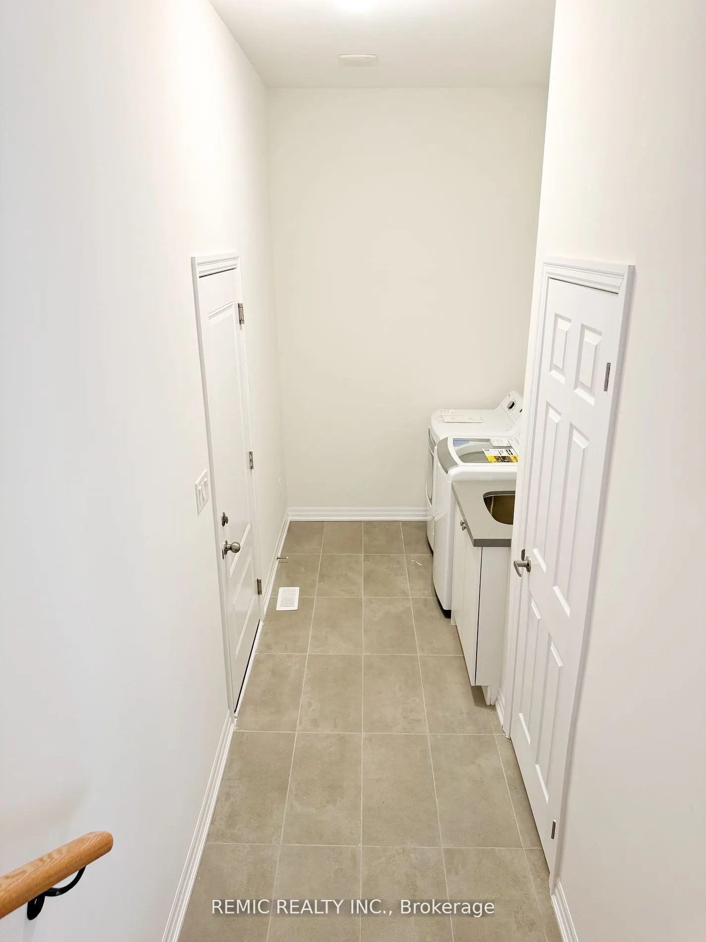 242 Flood Avenue