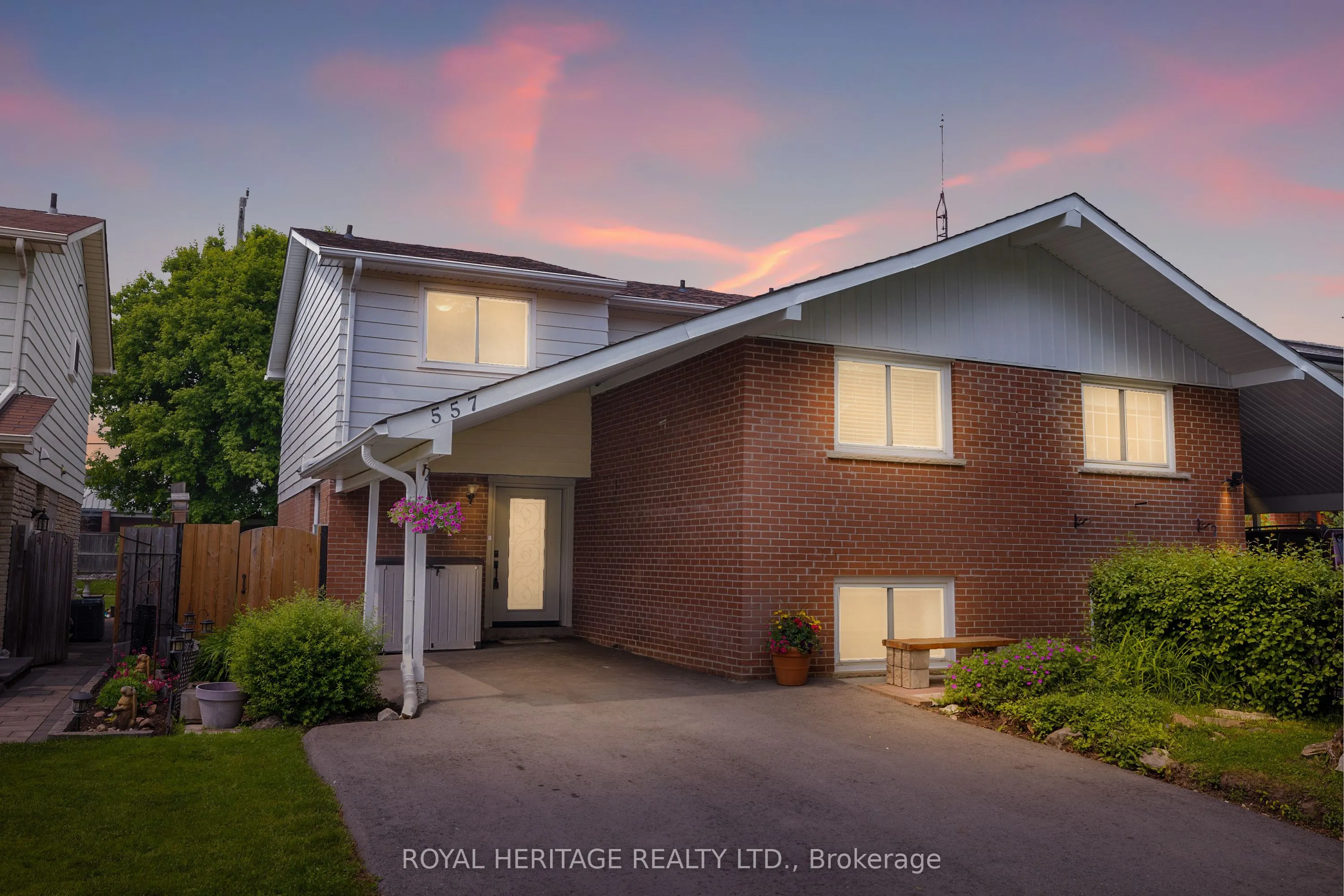 557 Berwick Crescent
