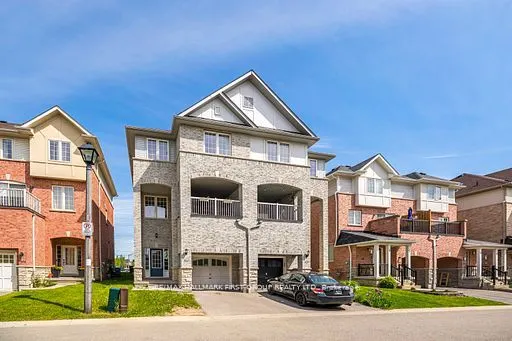 527 Rossland Road E