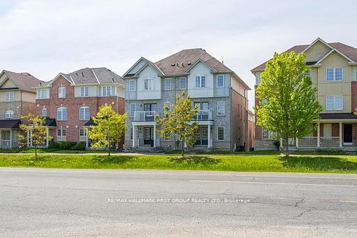 527 Rossland Road E